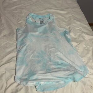 Medium, all in motion, tie dye: white and blue